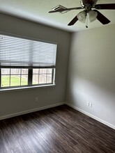 21443 W Wallis Dr in Porter, TX - Foto de edificio - Building Photo