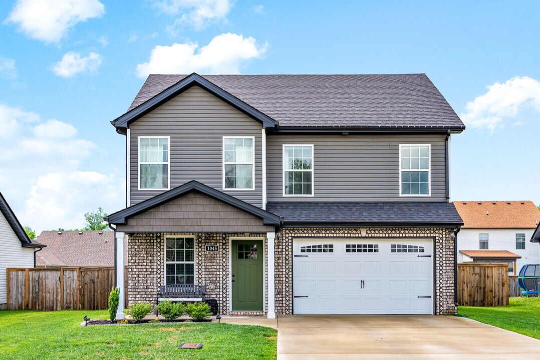 1045 Dublin Dr in Clarksville, TN - Building Photo
