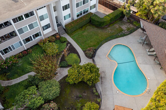 Mark Diablo Apartments in San Mateo, CA - Building Photo - Building Photo