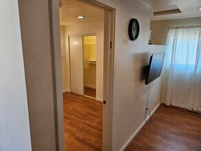 20624 Kittridge St in Los Angeles, CA - Building Photo - Building Photo
