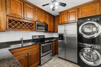 202 Robinson St in Greenville, SC - Building Photo - Building Photo