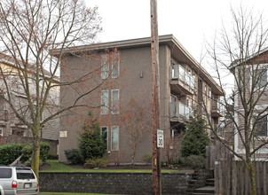 California Avenue Apartments in Seattle, WA - Building Photo - Building Photo