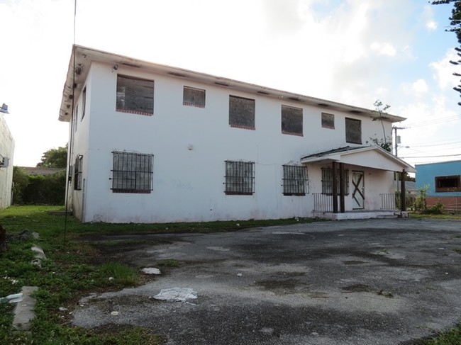 6955 NW 15th Ave in Miami, FL - Building Photo - Building Photo