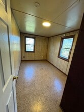 1411 Harding St in Hutchinson, KS - Building Photo - Building Photo