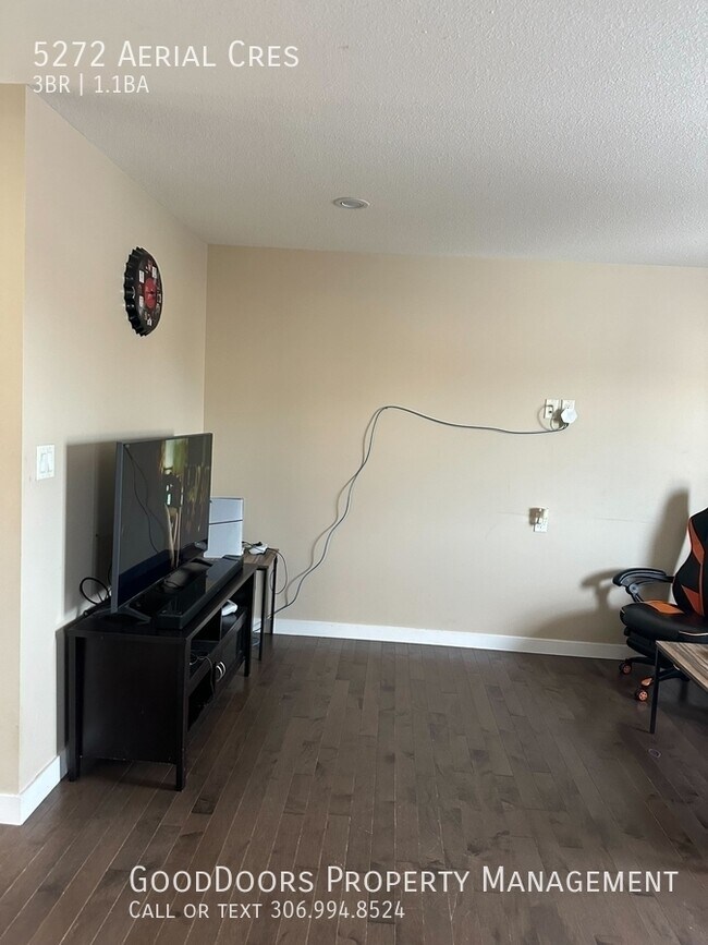 5272 Aerial Cres in Regina, SK - Building Photo - Building Photo