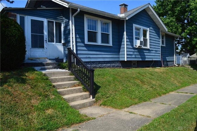 property at 2752 Springmont Ave