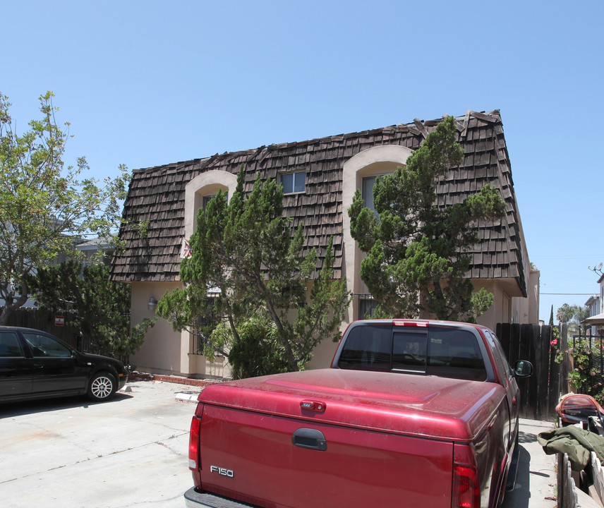 Cherokee Apartments in San Diego, CA - Building Photo