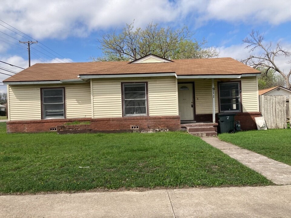 911 Carlisle St in Killeen, TX - Building Photo