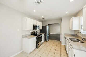 6417 Longmont Trail in Fort Worth, TX - Building Photo - Building Photo