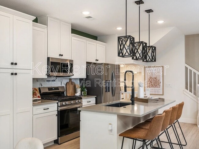 2032 S Holly St in Denver, CO - Building Photo - Building Photo