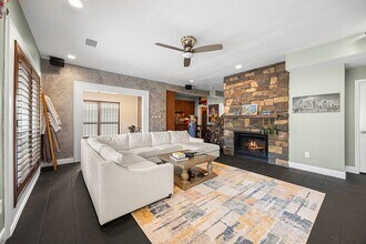 202 E 7th St in Houston, TX - Foto de edificio - Building Photo