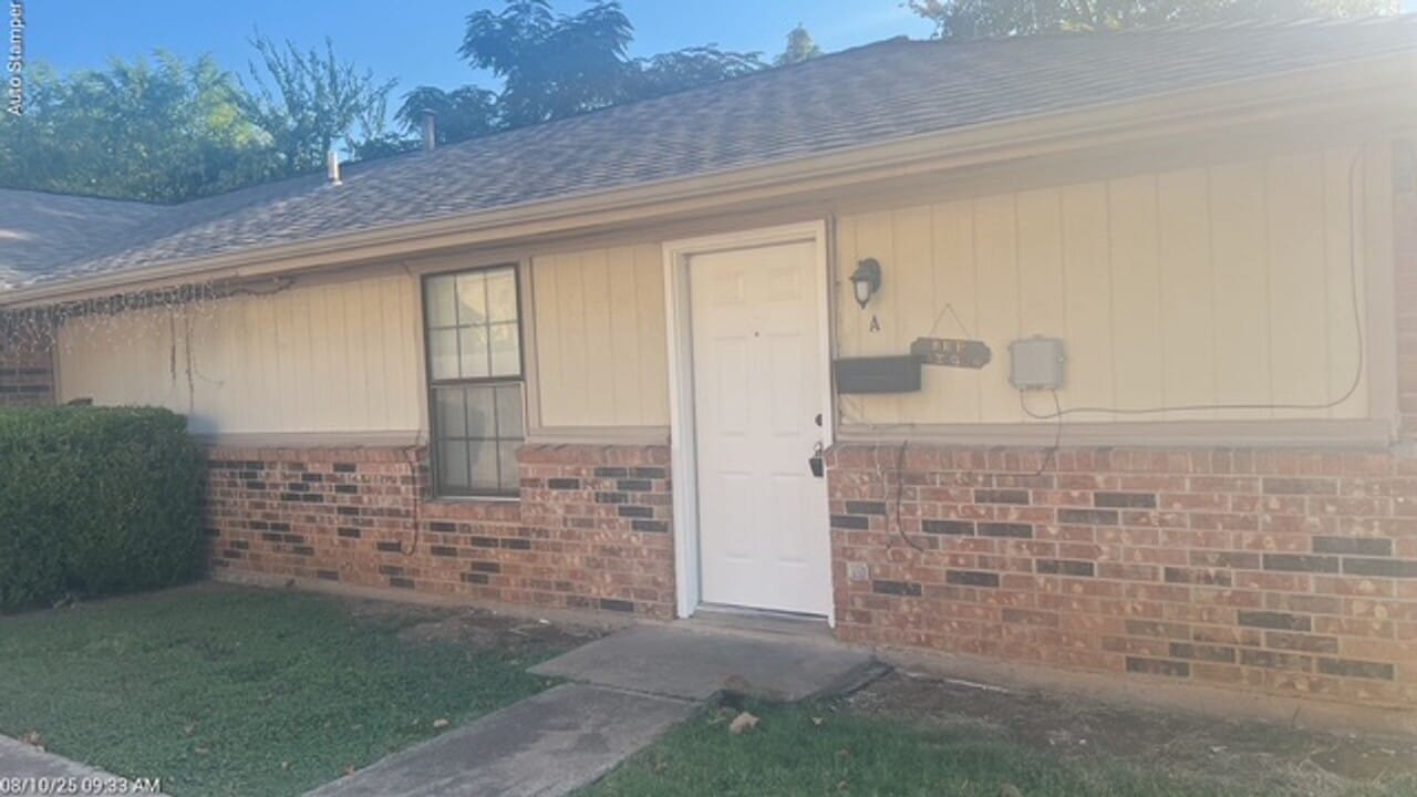 207 Hosack St in Arlington, TX - Building Photo