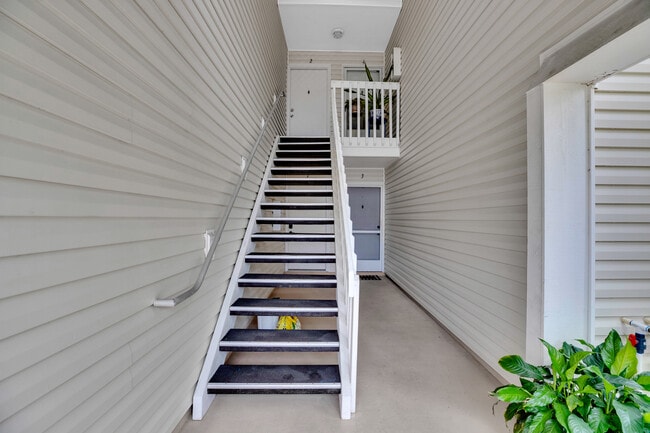 1920 Westminster Cir in Vero Beach, FL - Building Photo - Building Photo