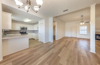 6305 5th St in Lubbock, TX - Building Photo - Building Photo