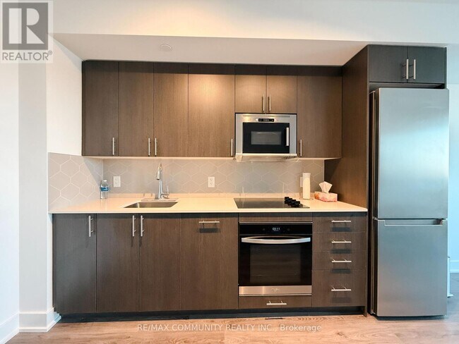 2545 Simcoe St N in Oshawa, ON - Building Photo - Building Photo