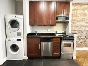 493 2nd Ave in New York, NY - Building Photo - Building Photo