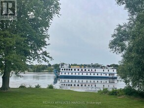 98 Queen St in Smiths Falls, ON - Building Photo - Building Photo