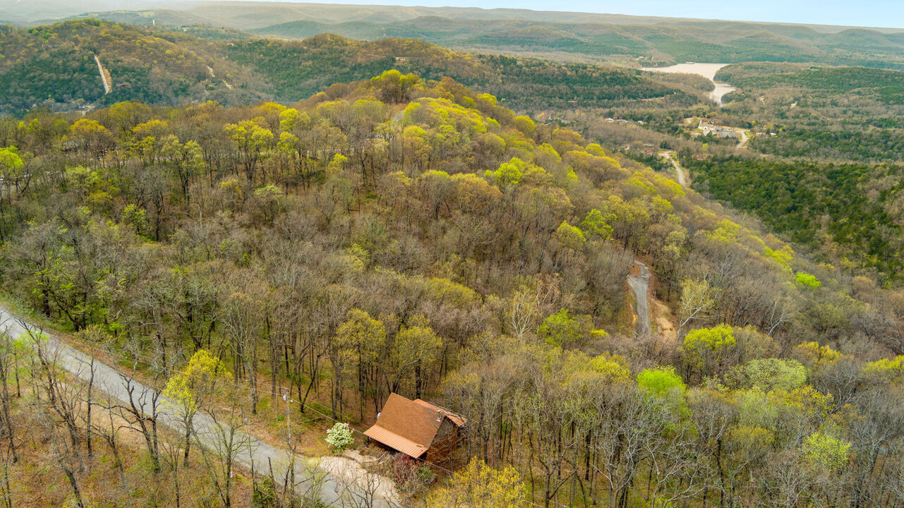 79 Saturn Ave in Eureka Springs, AR - Building Photo