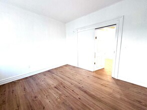 79 Pamrapo Ave in Jersey City, NJ - Building Photo - Building Photo