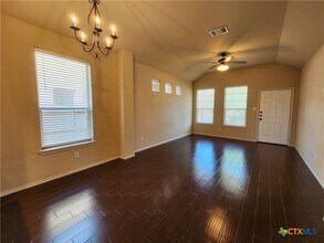 538 Creekside Cir in New Braunfels, TX - Building Photo - Building Photo