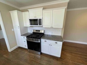 4432 Bakman Ave in Los Angeles, CA - Building Photo - Building Photo