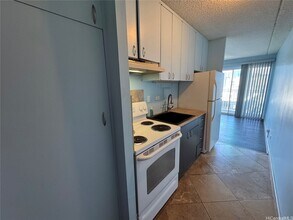 710 Lunalilo St in Honolulu, HI - Building Photo - Building Photo