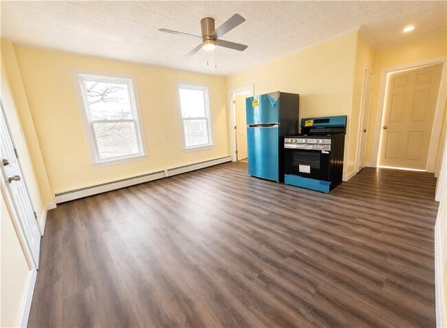 495 Broad St in Cumberland, RI - Building Photo - Building Photo