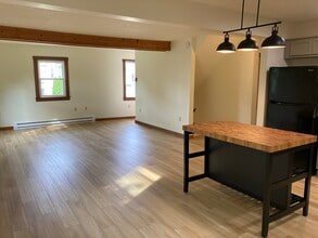 412 Main St, Unit Rear Apt 2 in Alexandria, PA - Building Photo - Building Photo