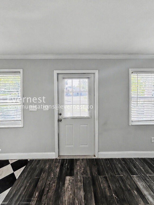 1885 Shore Acres Blvd NE in St. Petersburg, FL - Building Photo - Building Photo