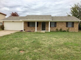 3506 Highmeadow Ln in Greenville, TX - Building Photo