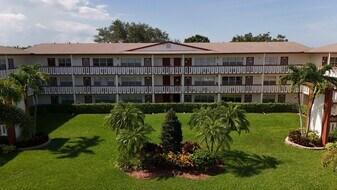 328 Brighton E in Boca Raton, FL - Building Photo