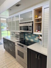215 Desert Lakes Dr, Unit Mid Century Luxury in Palm Springs, CA - Foto de edificio - Building Photo