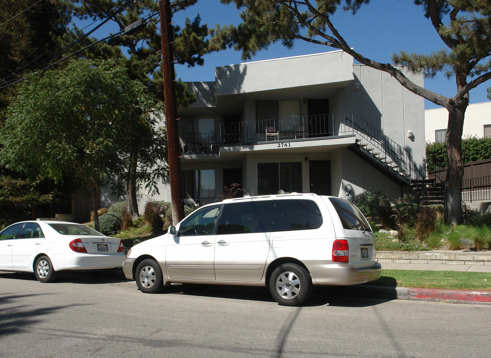 2741 Piedmont Ave in Montrose, CA - Building Photo