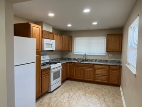 3588 Toepfer Rd in Warren, MI - Foto de edificio - Building Photo