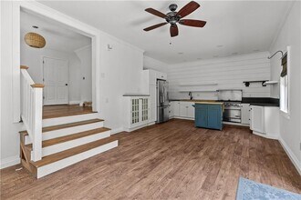 45 Burnside Ave in Newport, RI - Building Photo - Building Photo