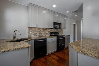 3420 W San Juan St in Tampa, FL - Building Photo - Building Photo