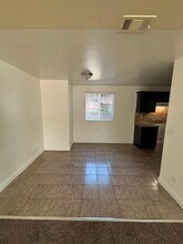 3312 W 66th Pl in Los Angeles, CA - Foto de edificio - Building Photo