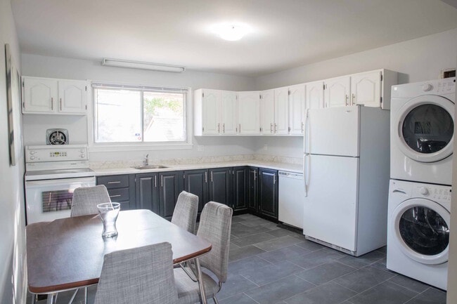 property at 2173 Navaho Dr