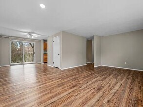 3945 Sloping Dr in Bellbrook, OH - Foto de edificio - Building Photo
