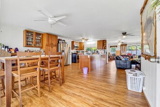 142 Maluniu Ave in Kailua, HI - Building Photo - Building Photo