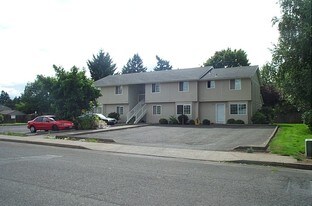 Knott Street Apartments in Canby, OR - Building Photo