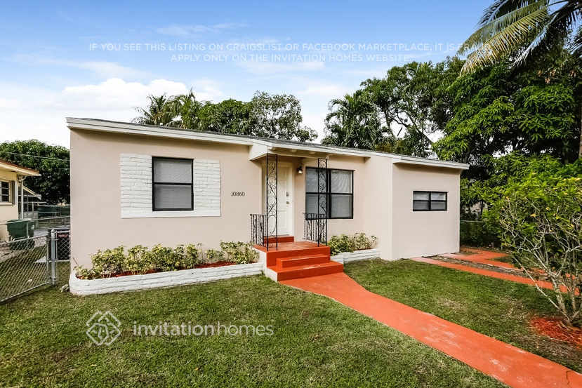 10860 NE 2nd Ct in Miami, FL - Building Photo