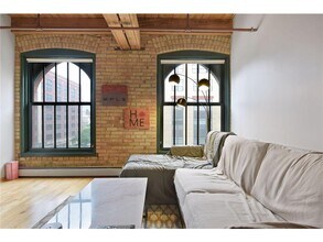 400 N 1st St in Minneapolis, MN - Foto de edificio - Building Photo