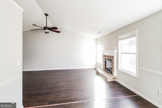 3853 Plymouth Rock Drive in Loganville, GA - Building Photo - Building Photo