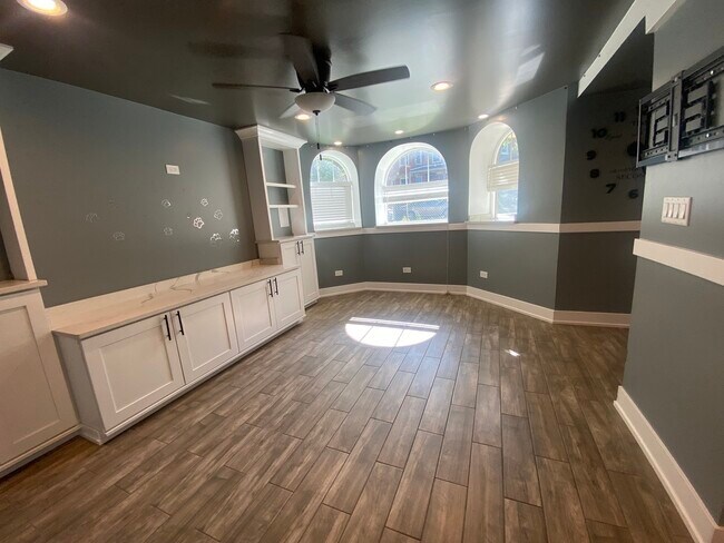 1663 S Troy St in Chicago, IL - Building Photo - Building Photo