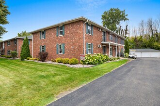 Roland Lane Apartments in Green Bay, WI - Foto de edificio - Building Photo