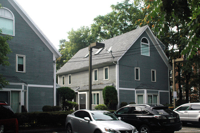 5 Etna St in Brighton, MA - Foto de edificio - Building Photo