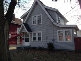 2709 Shorb Ave NW in Canton, OH - Building Photo