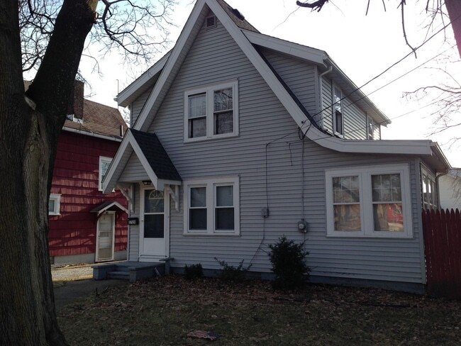 property at 2709 Shorb Ave NW