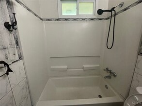 224 Blackberry Rd in Liverpool, NY - Building Photo - Building Photo